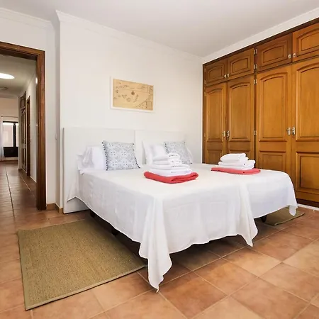 Las Casas De Abajo *