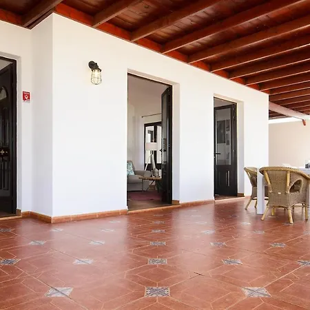 Las Casas De Abajo